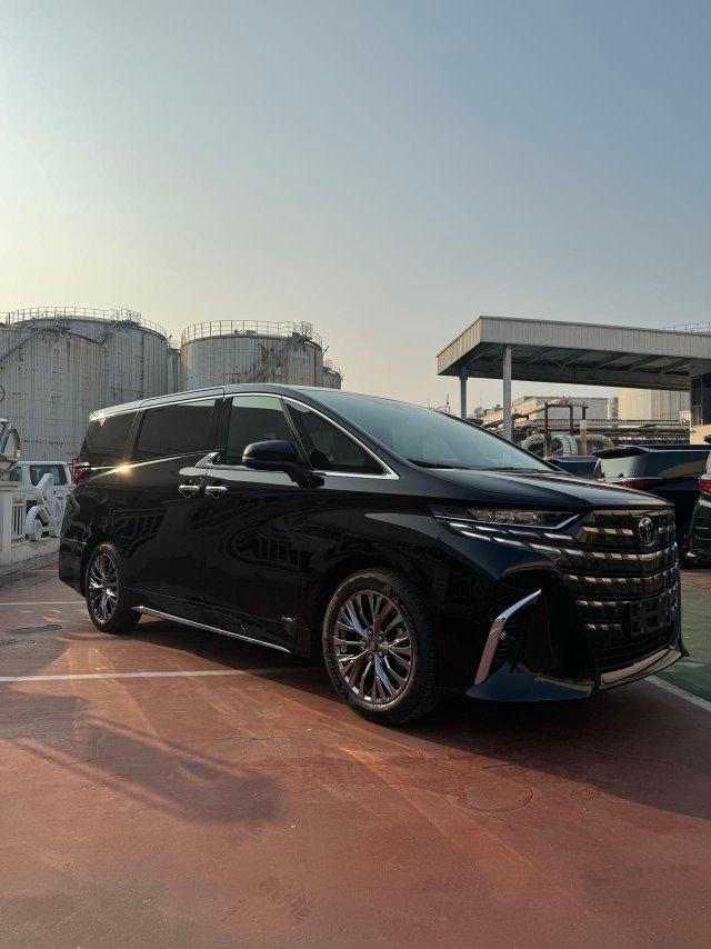 Toyota Vellfire 2023 thumb 2