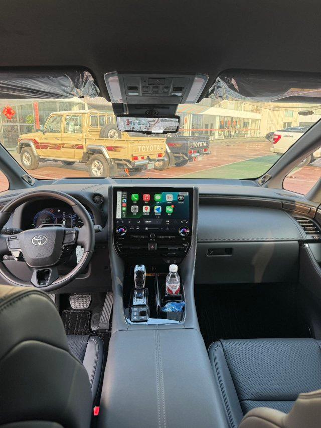 Toyota Vellfire 2023 thumb 5