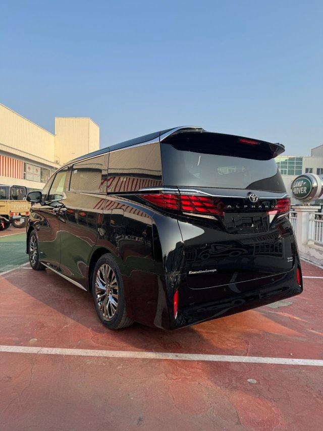 Toyota Vellfire 2023 thumb 9