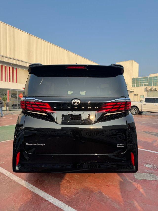 Toyota Vellfire 2023 thumb 10
