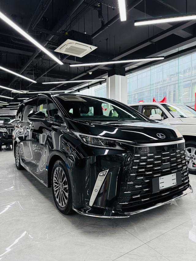 Lexus LM 2025 thumb 2