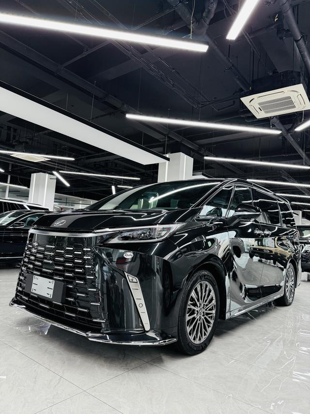Lexus LM 2025 thumb 3