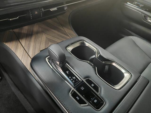 Lexus LM 2025 thumb 5