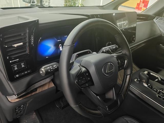 Lexus LM 2025 thumb 6