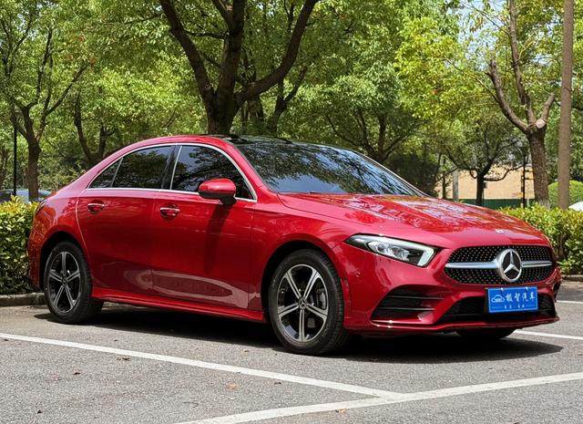 Mercedes-Benz A-Class 2022 thumb 2