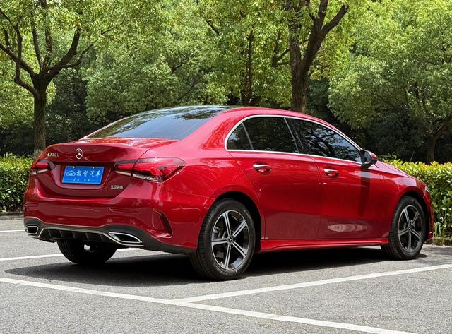 Mercedes-Benz A-Class 2022 thumb 4