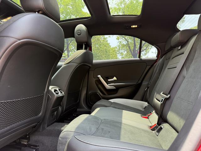Mercedes-Benz A-Class 2022 thumb 10