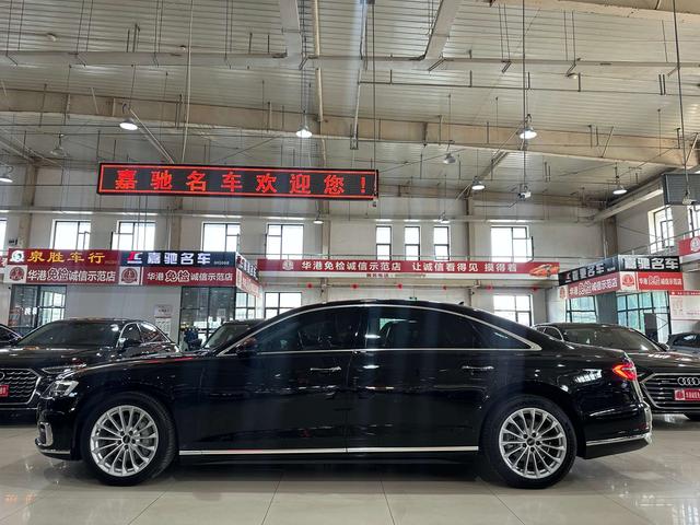 Audi A8 2022 thumb 3