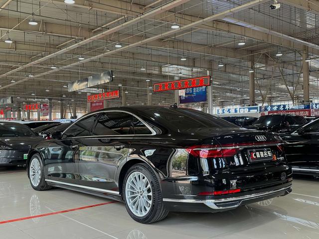 Audi A8 2022 thumb 5