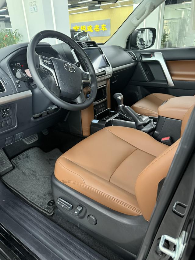 Toyota Land Cruiser Prado 2023 thumb 2