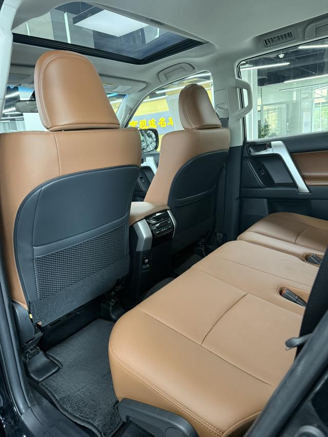 Toyota Land Cruiser Prado 2023 thumb 3