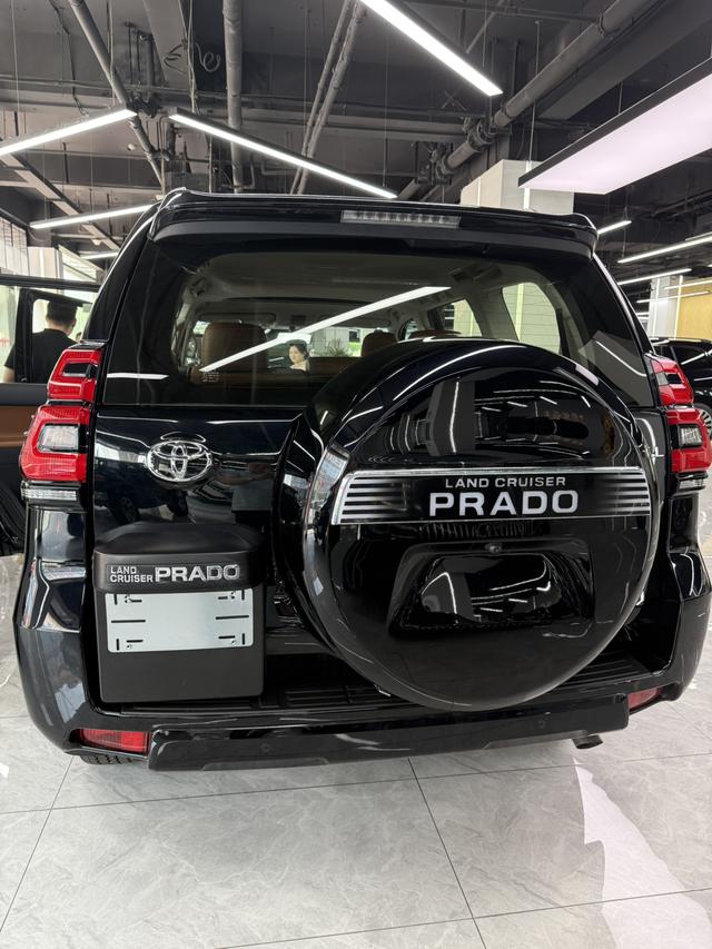 Toyota Land Cruiser Prado 2023 thumb 9