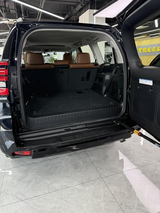 Toyota Land Cruiser Prado 2023 thumb 10