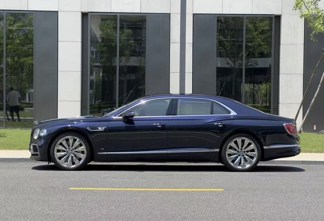 Bentley Flying Spur 2022 thumb 4