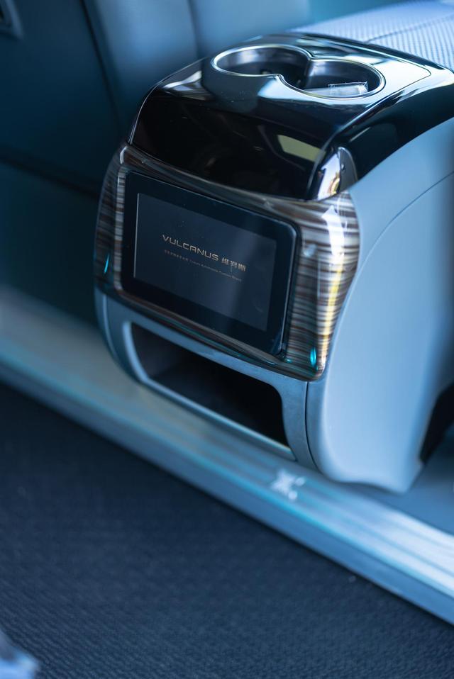 Mercedes-Benz V-Класс 2024 thumb 11
