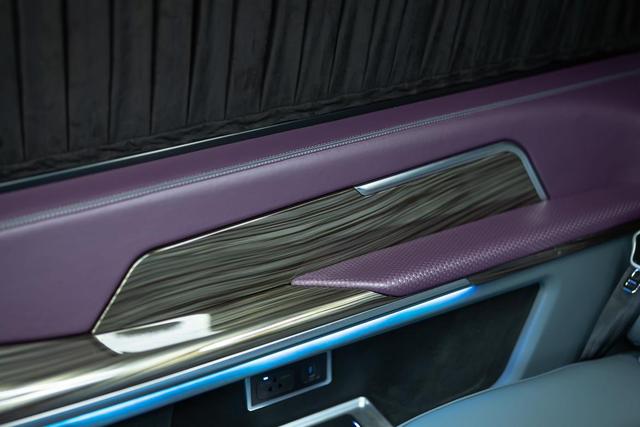 Mercedes-Benz V-Класс 2024 thumb 12