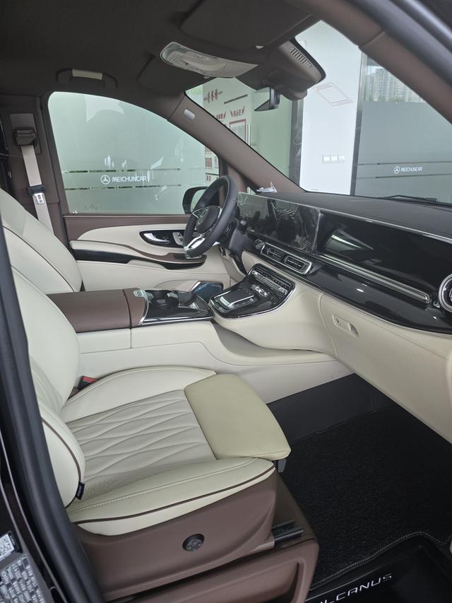 Mercedes-Benz V-Класс 2024 thumb 4