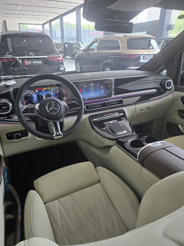 Mercedes-Benz V-Класс 2024 thumb 6