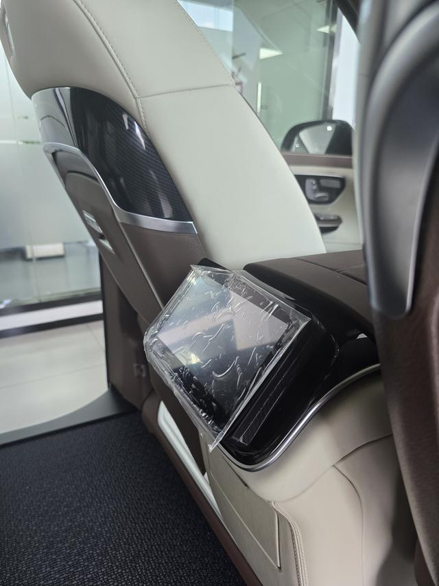Mercedes-Benz V-Класс 2024 thumb 7