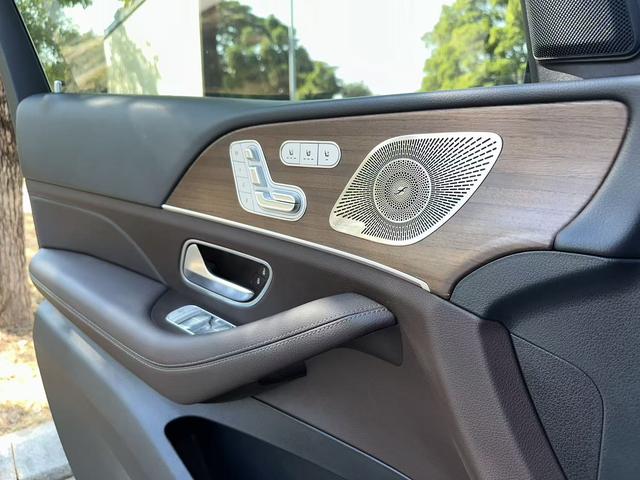 Mercedes-Benz GLS 2023 thumb 12