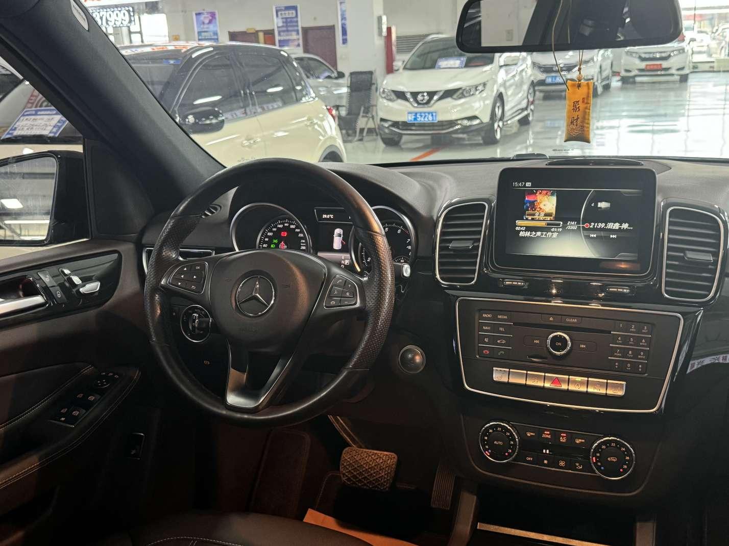Mercedes-Benz GLE 2017 thumb 6