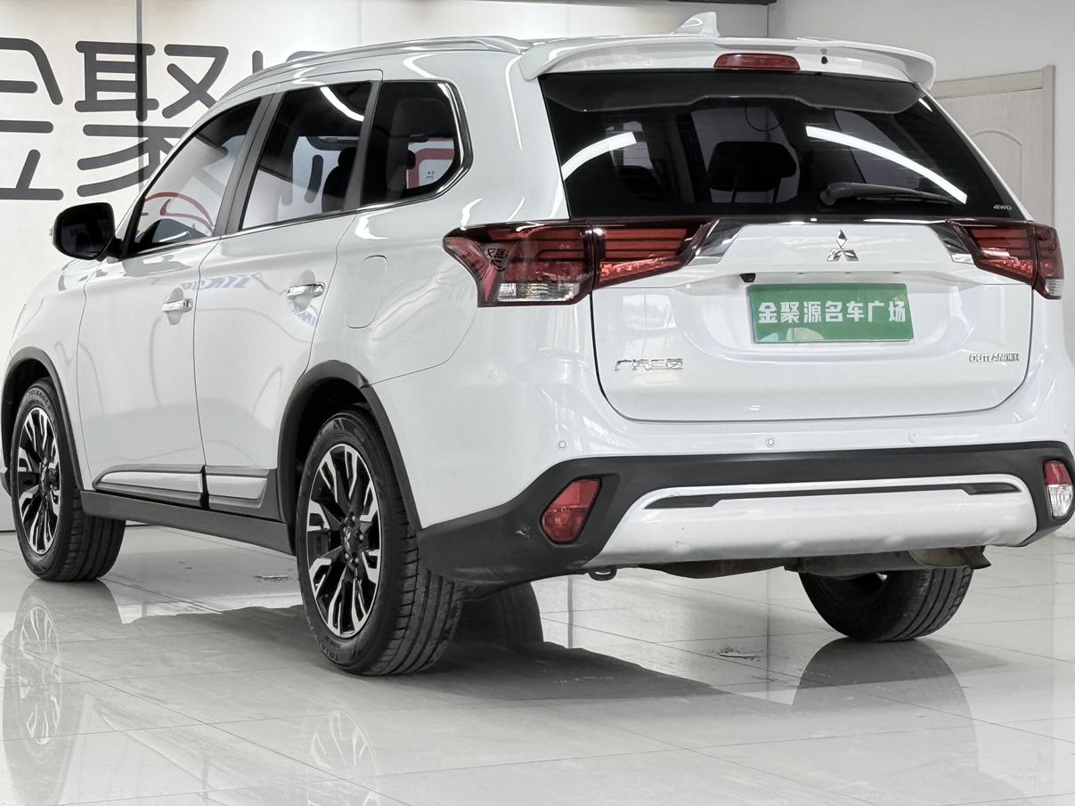 Mitsubishi Outlander 2020 thumb 2