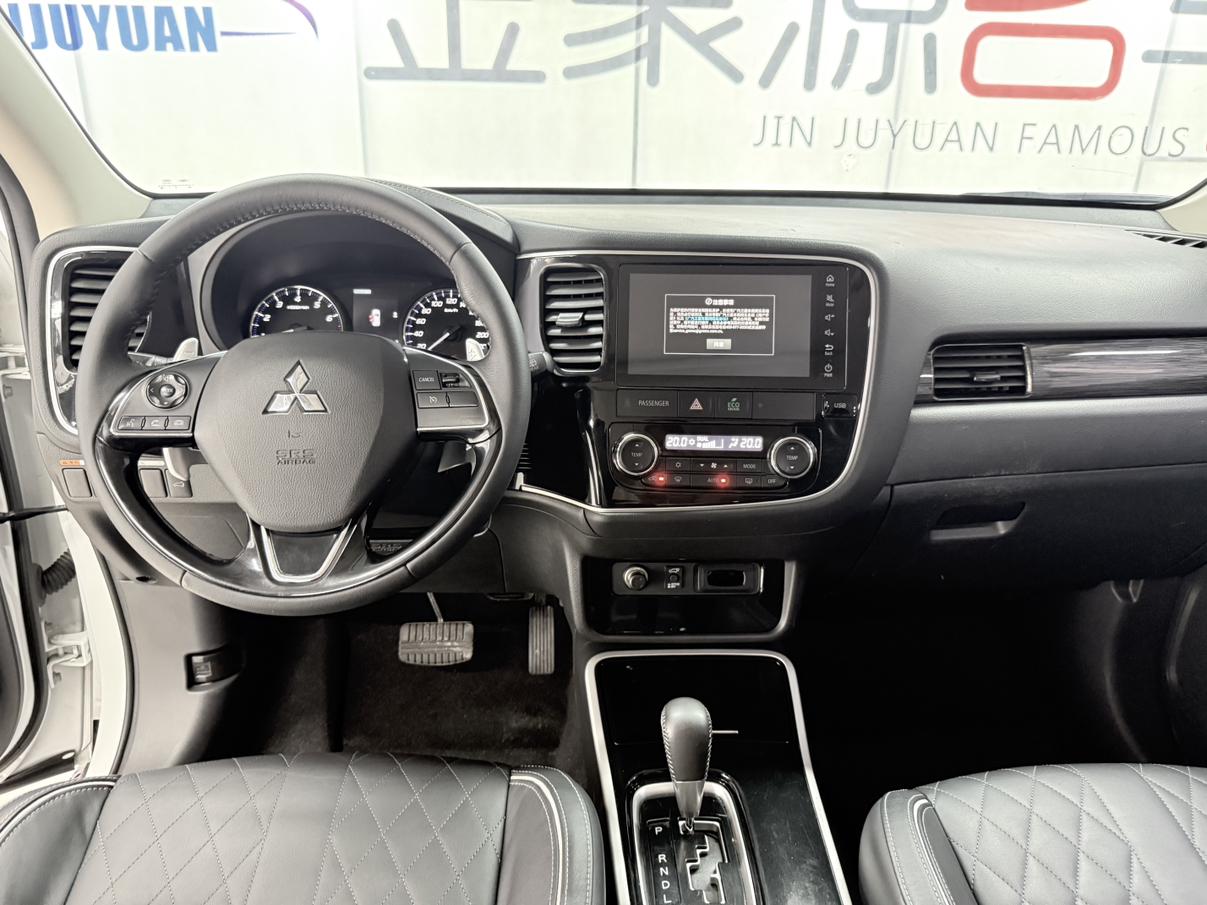 Mitsubishi Outlander 2020 thumb 5