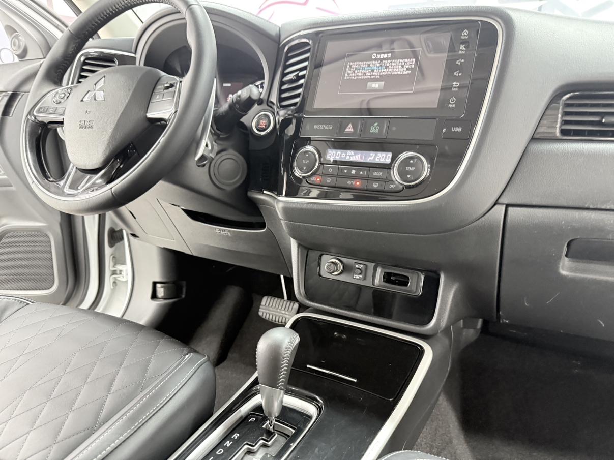 Mitsubishi Outlander 2020 thumb 7