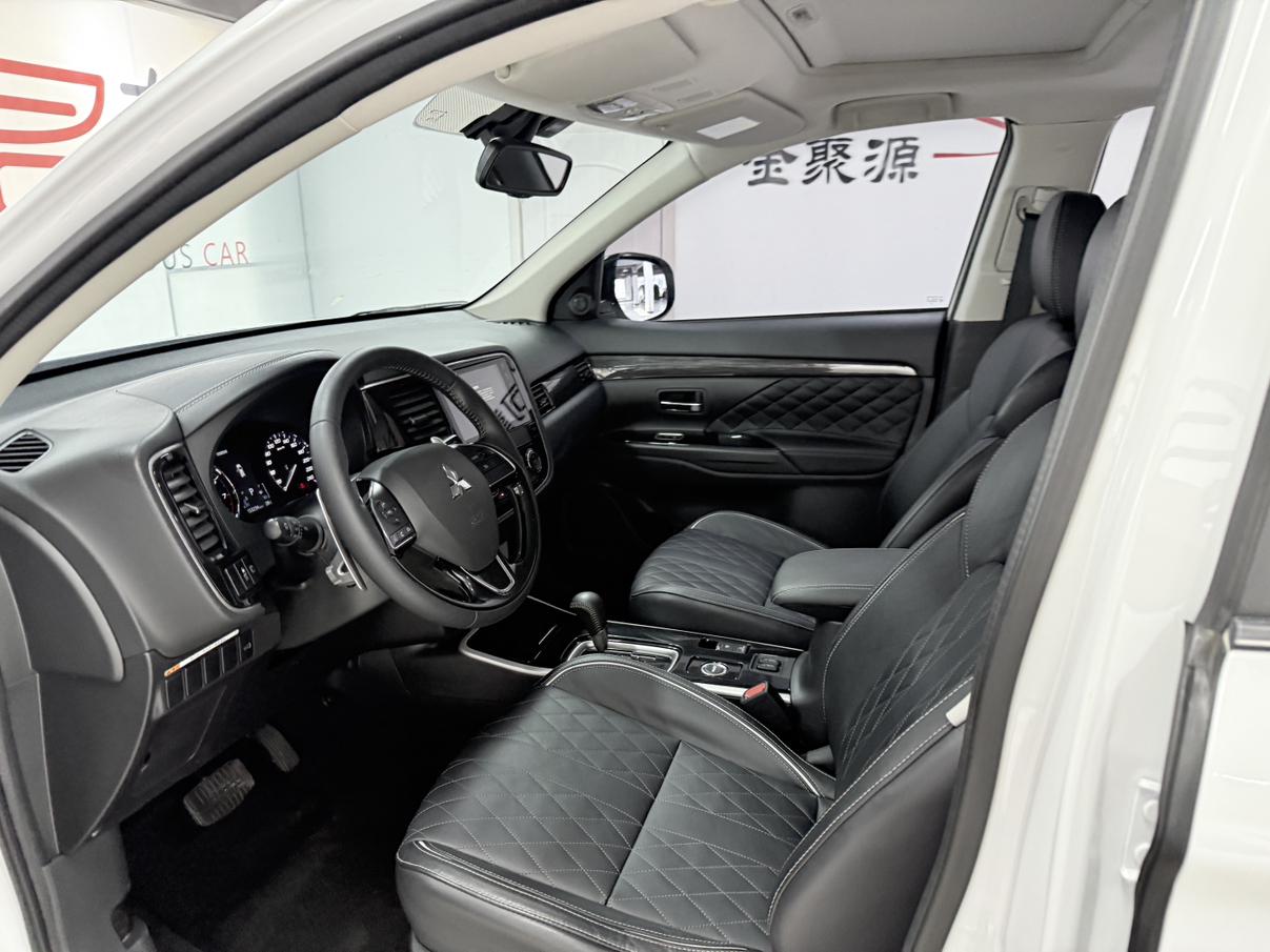 Mitsubishi Outlander 2020 thumb 11