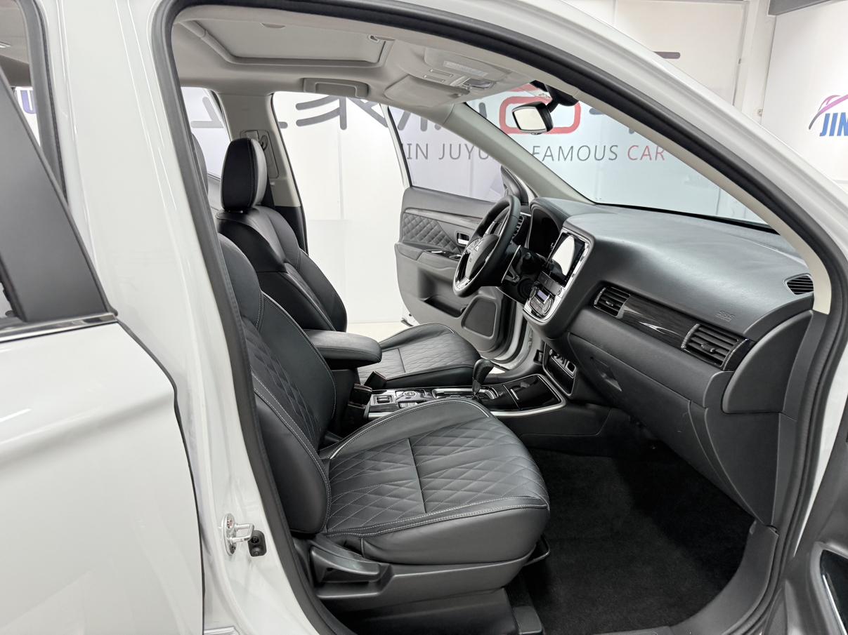 Mitsubishi Outlander 2020 thumb 12