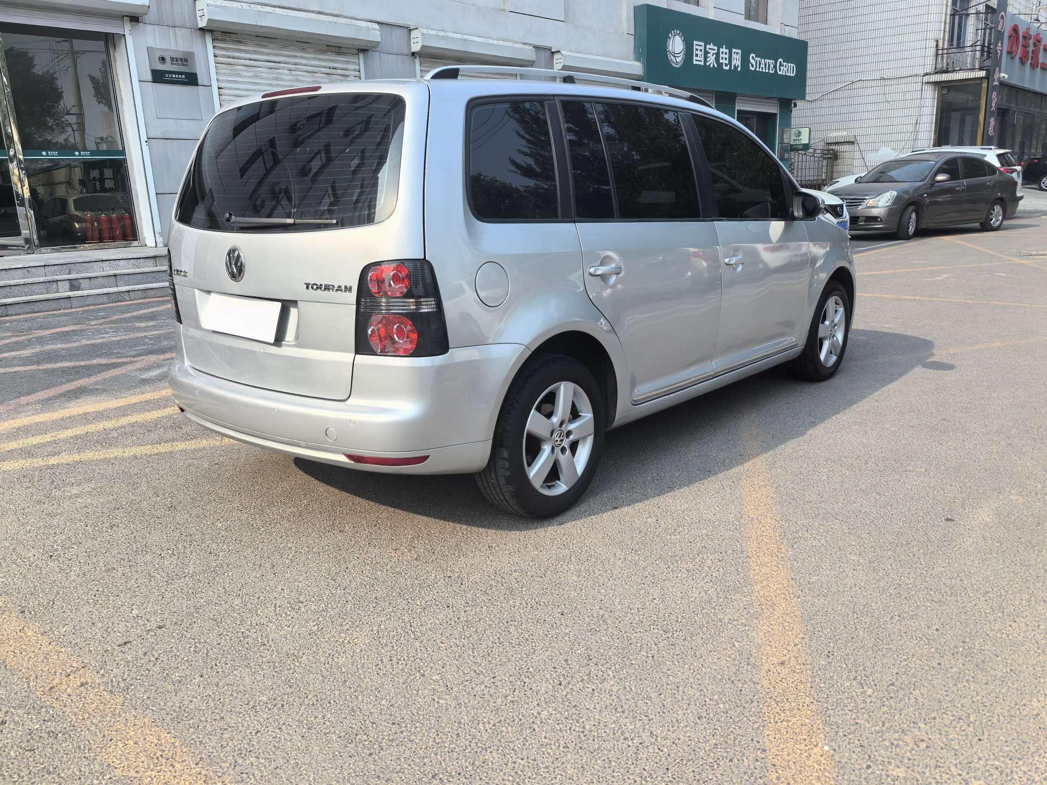 Volkswagen Touran 2013 thumb 4