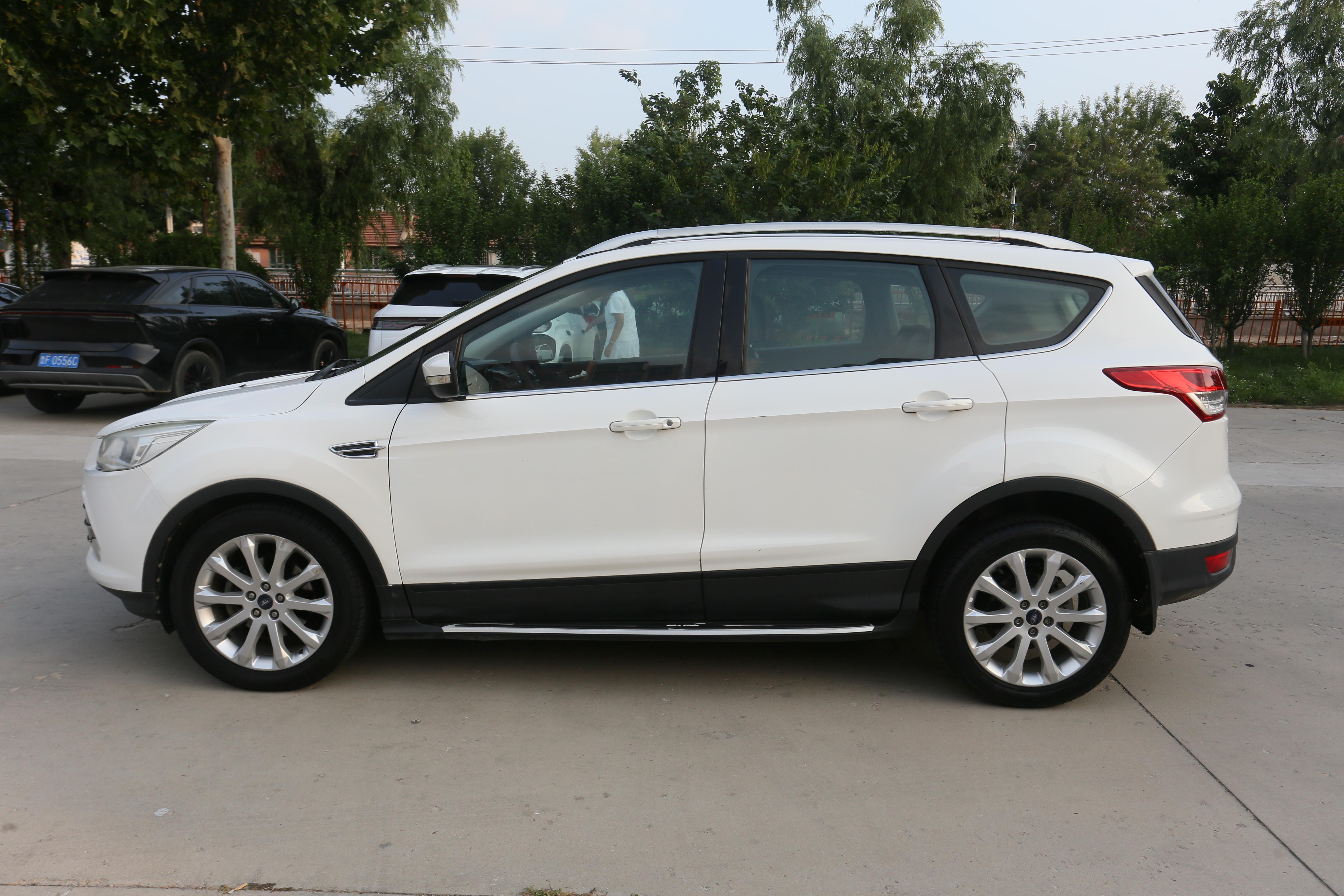 Ford Kuga 2014 thumb 2