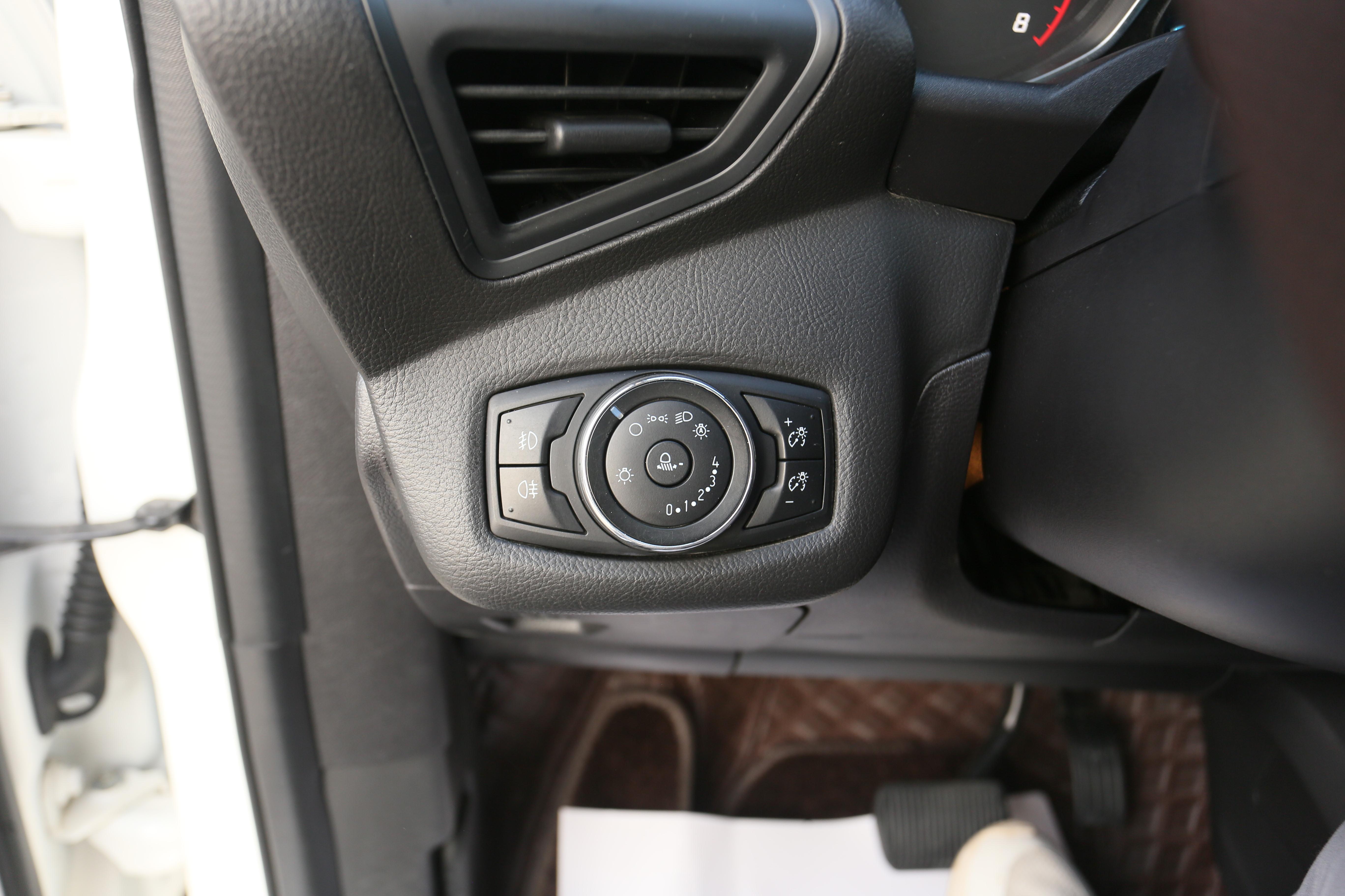 Ford Kuga 2014 thumb 11