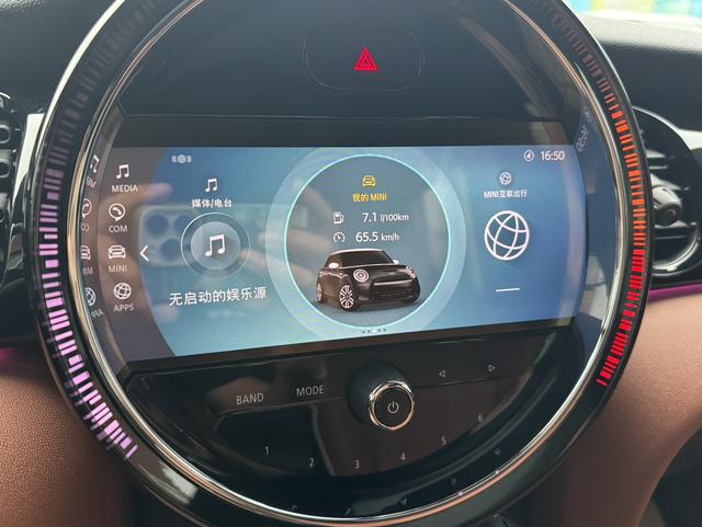 Mini Hatch 2023 thumb 8