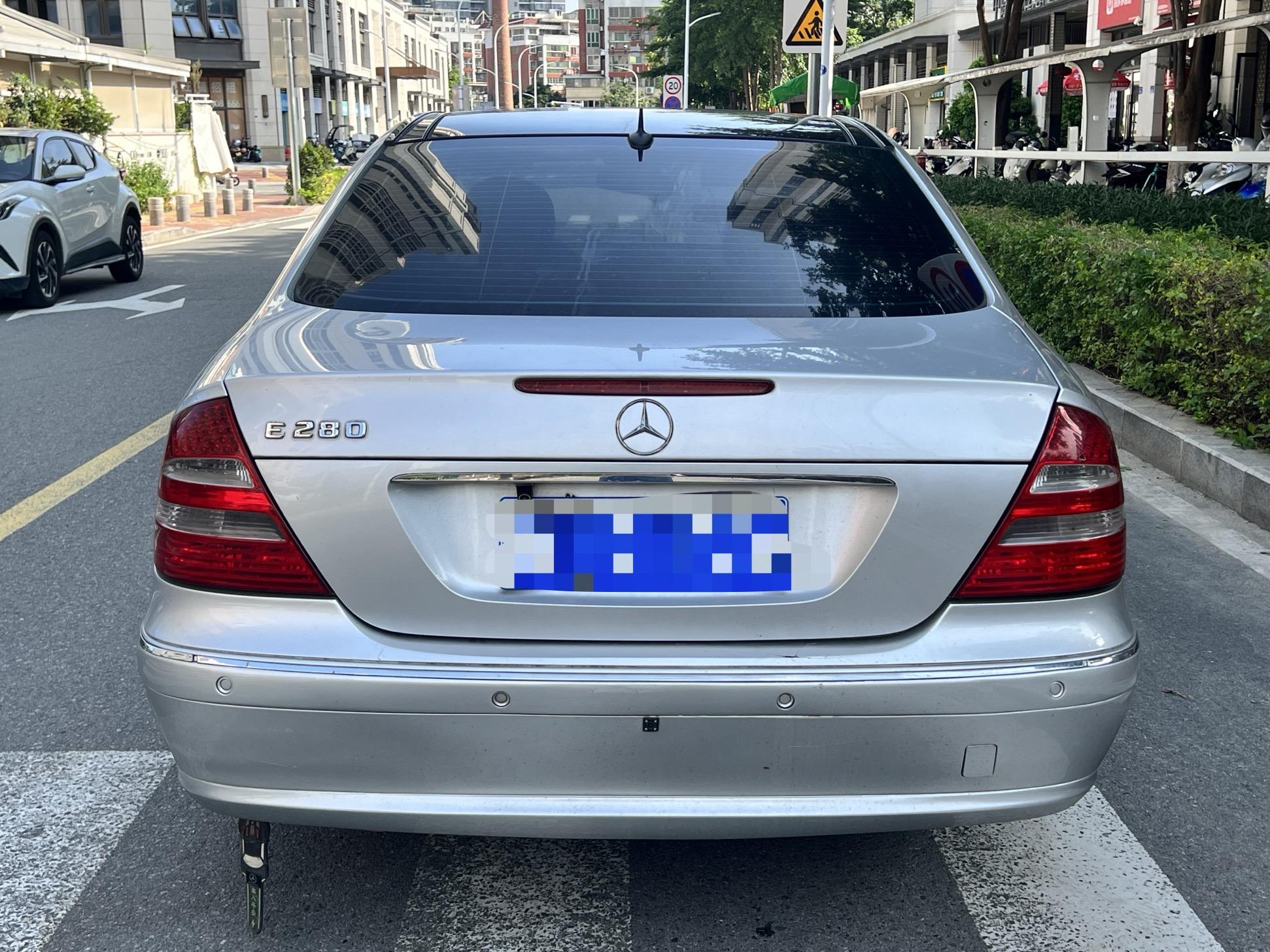 Mercedes-Benz E-Class 2006 thumb 3