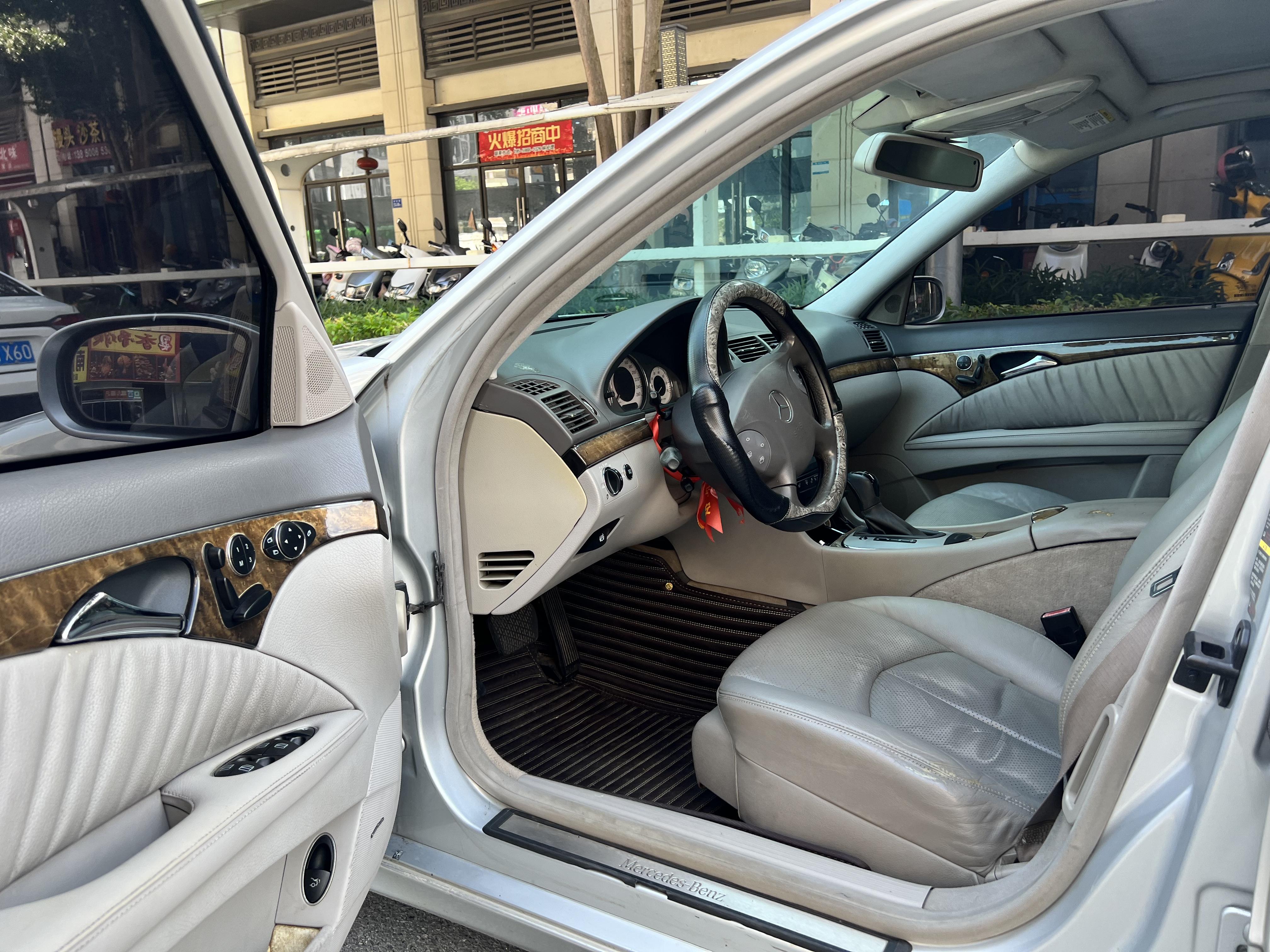 Mercedes-Benz E-Class 2006 thumb 6