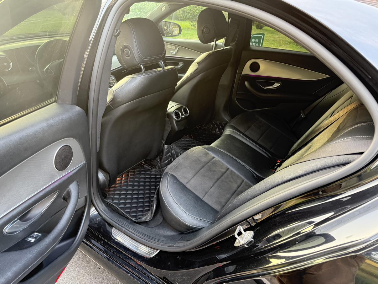 Mercedes-Benz E-Class 2018 thumb 12