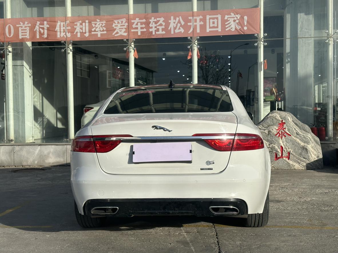 Jaguar XF 2017 thumb 3