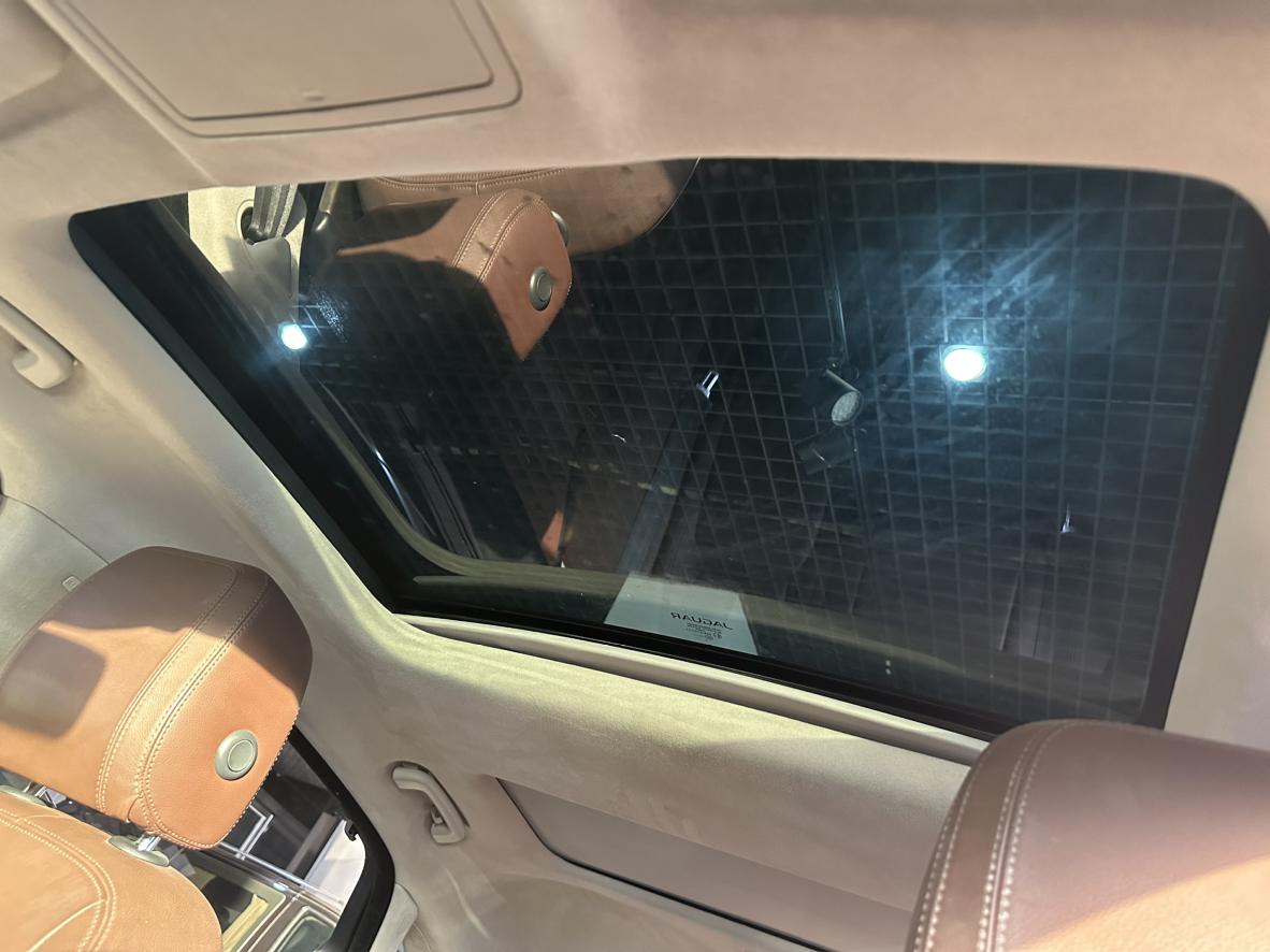 Jaguar XF 2017 thumb 8