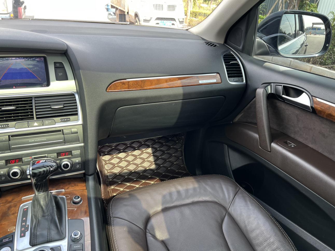 Audi Q7 2015 thumb 10