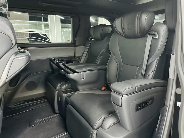 Lexus LM 2025 thumb 2
