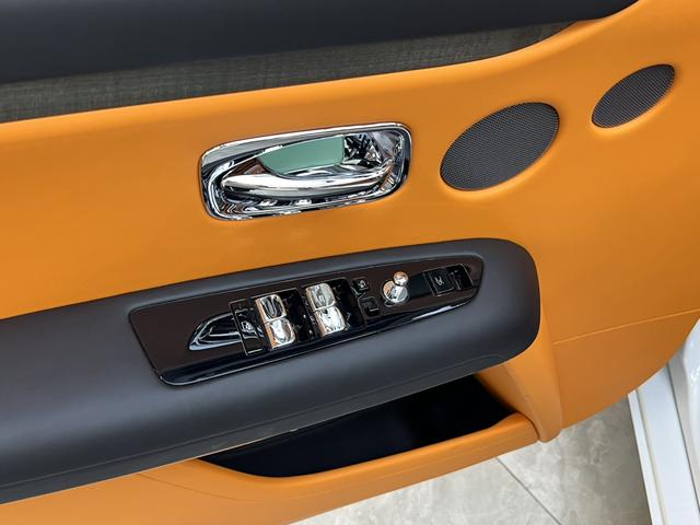 Rolls-Royce Ghost 2024 thumb 2