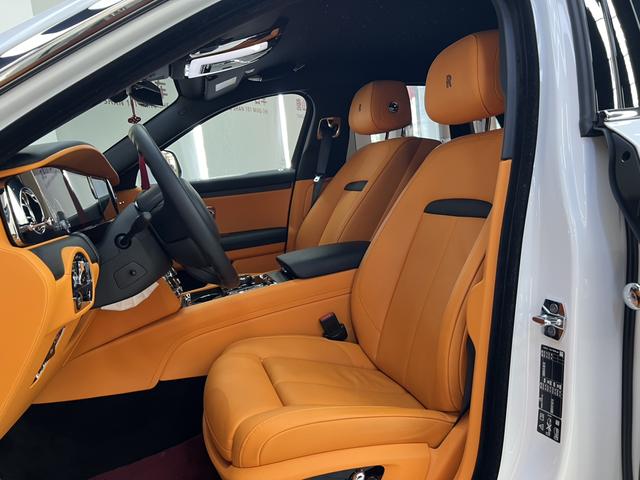 Rolls-Royce Ghost 2024 thumb 3