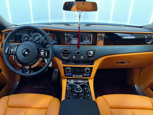 Rolls-Royce Ghost 2024 thumb 6