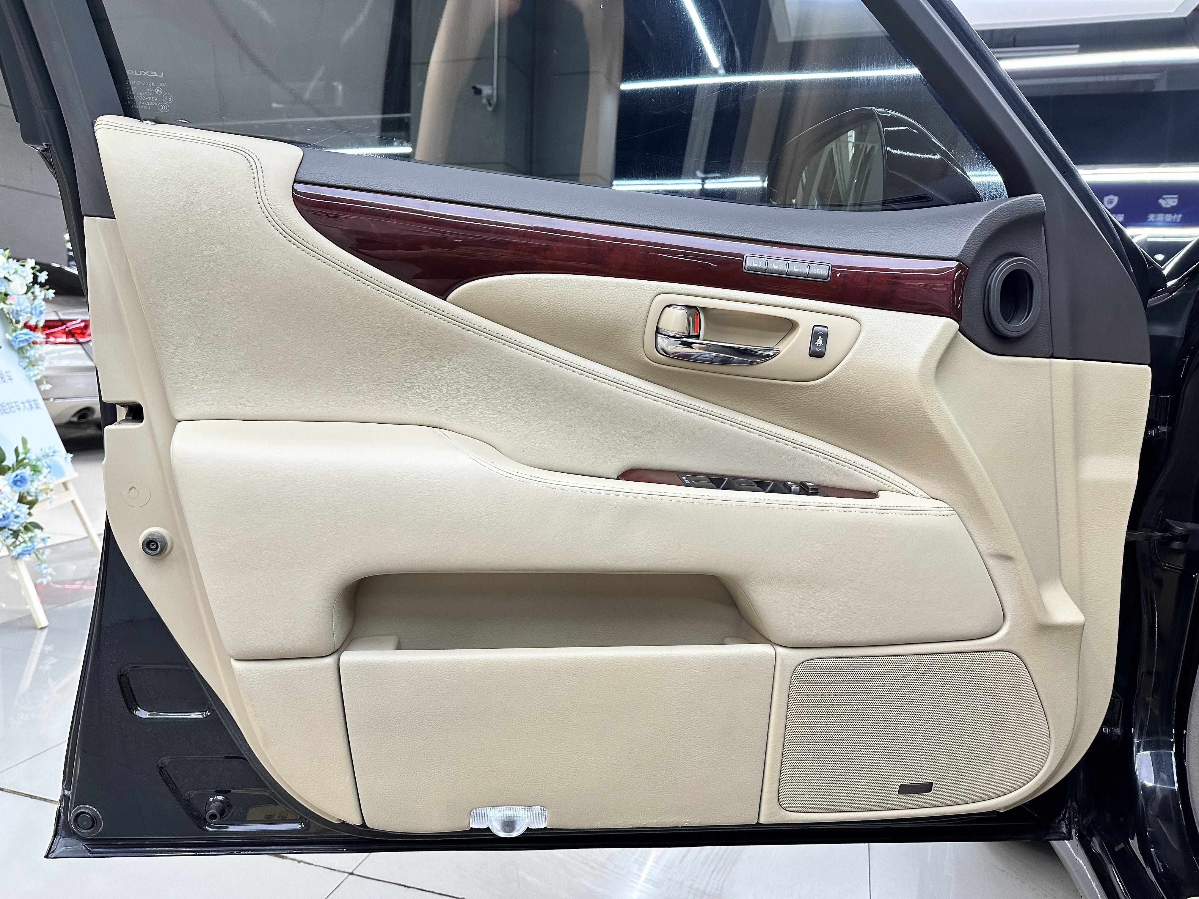 Lexus LS 2007 thumb 8