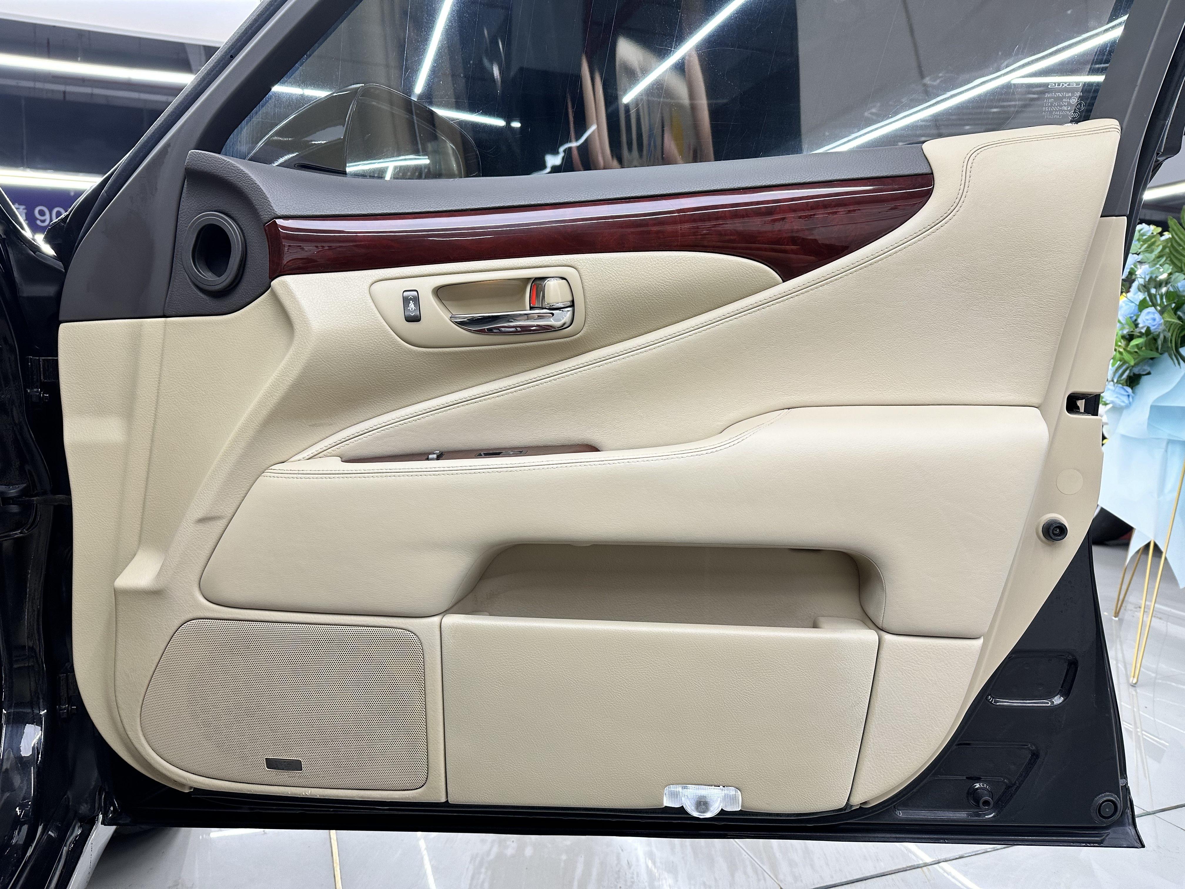Lexus LS 2007 thumb 10
