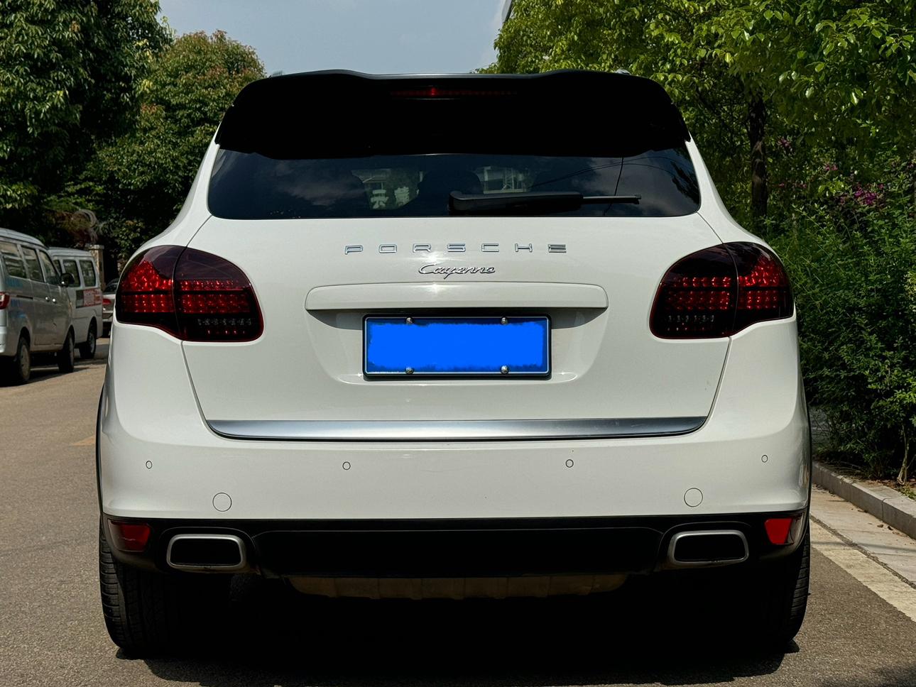 Porsche Cayenne 2012 thumb 4