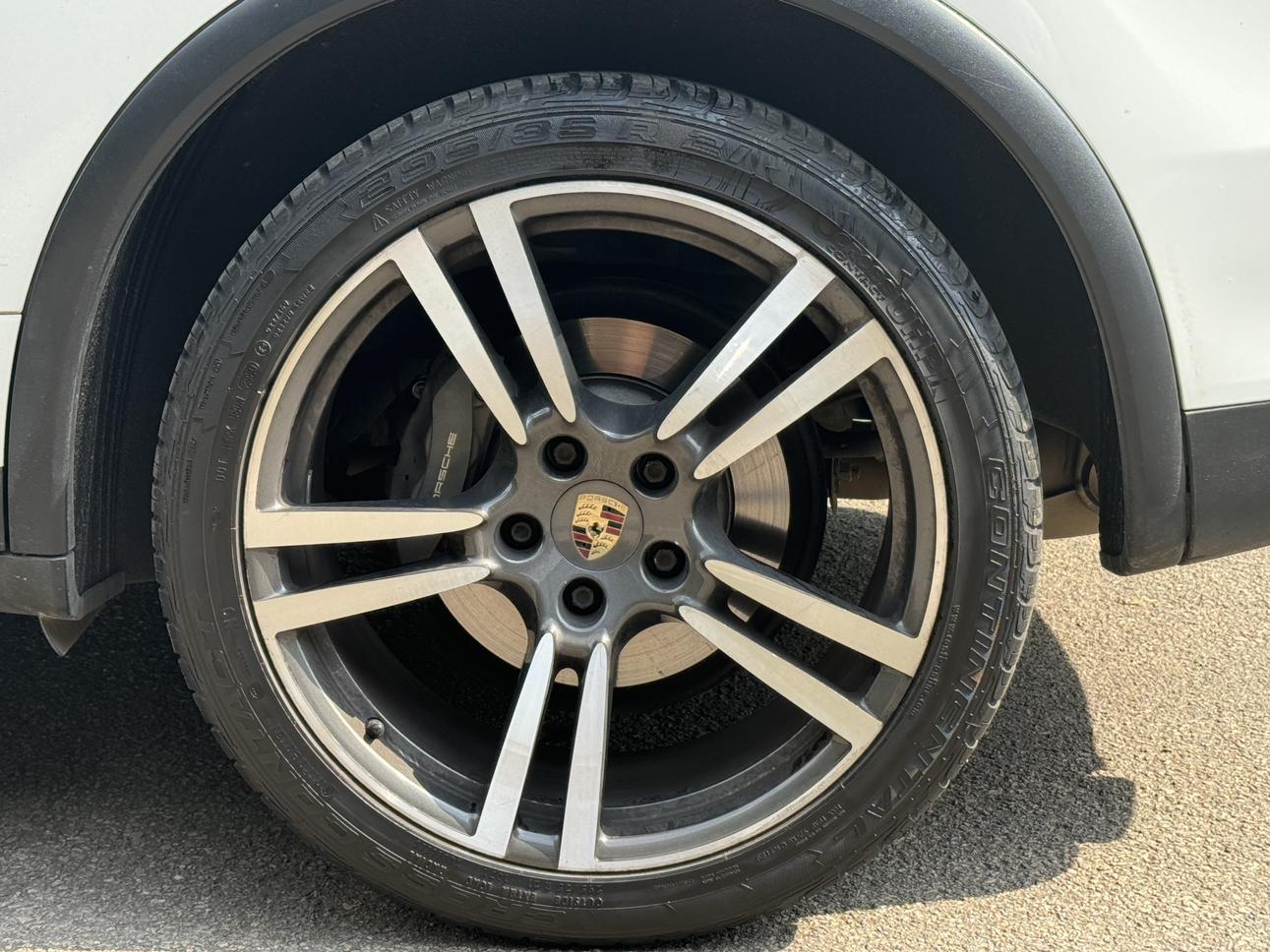 Porsche Cayenne 2012 thumb 5