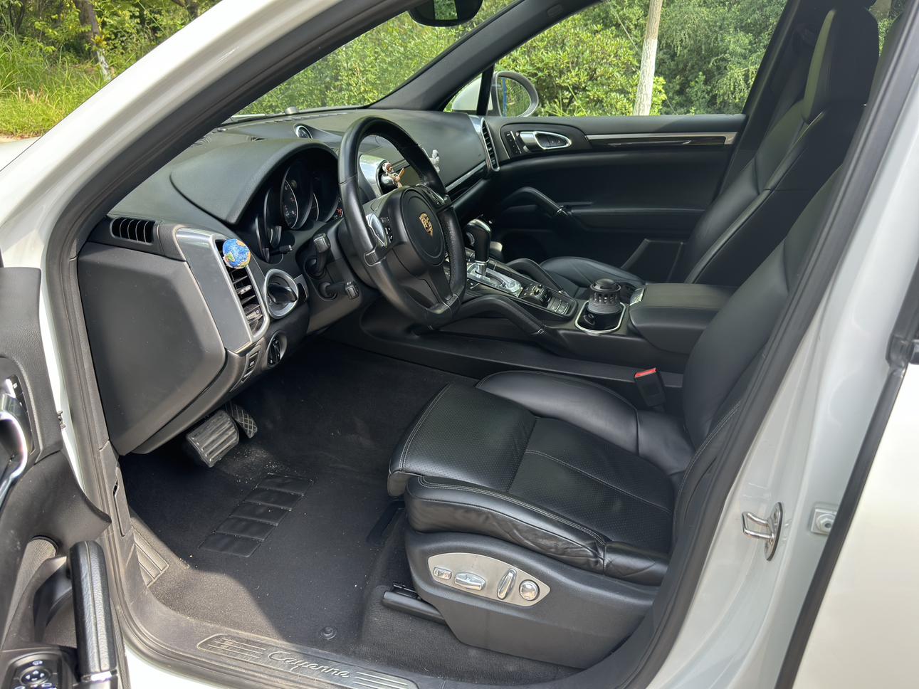 Porsche Cayenne 2012 thumb 12