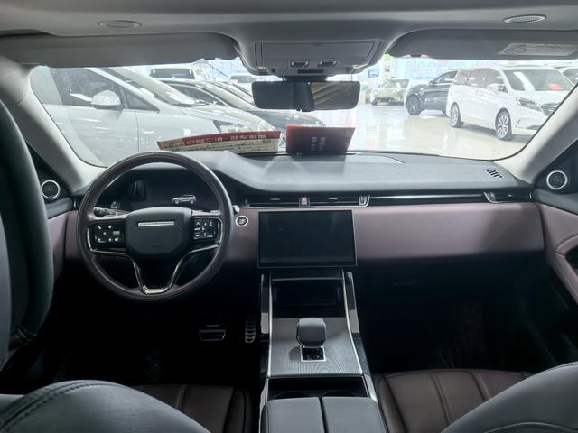 Land Rover Range Rover Velar 2024 thumb 4